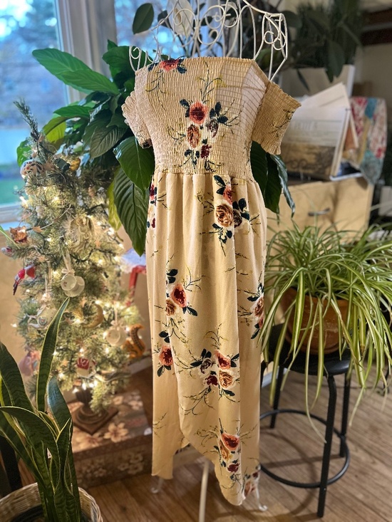 Beige Floral print maxi dress - Picture 1 of 3